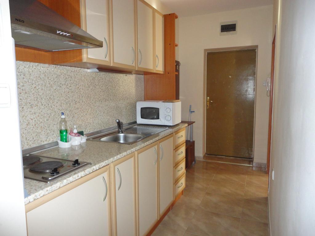 Tashevi Apartments Pomorie Exteriör bild
