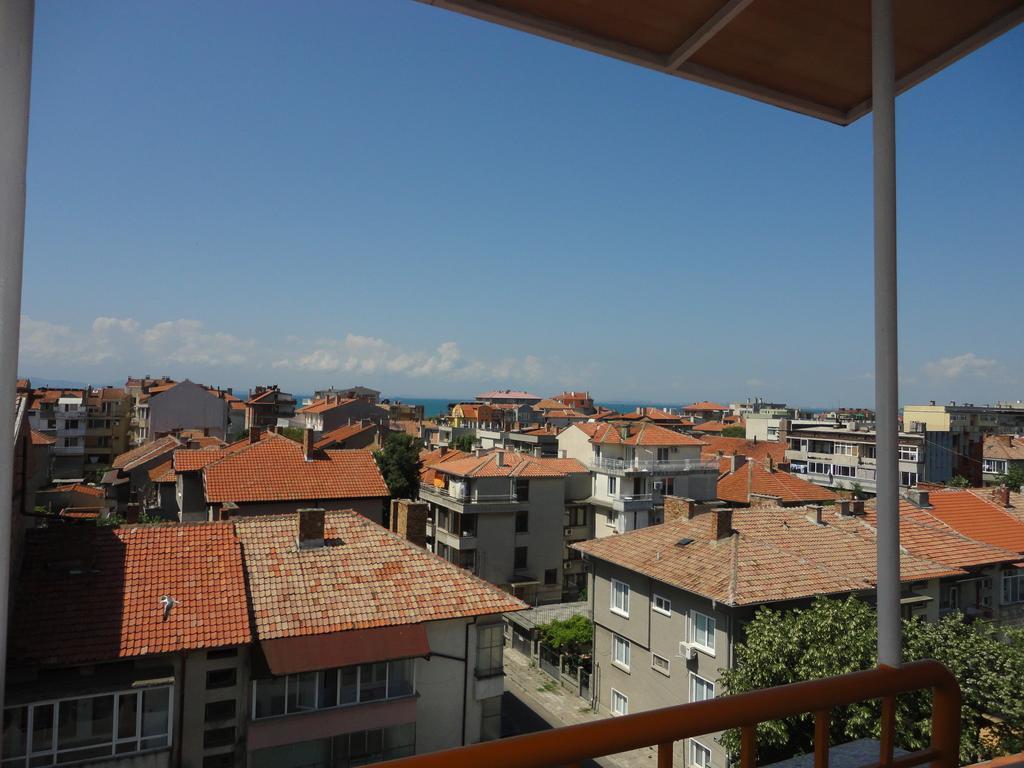 Tashevi Apartments Pomorie Exteriör bild