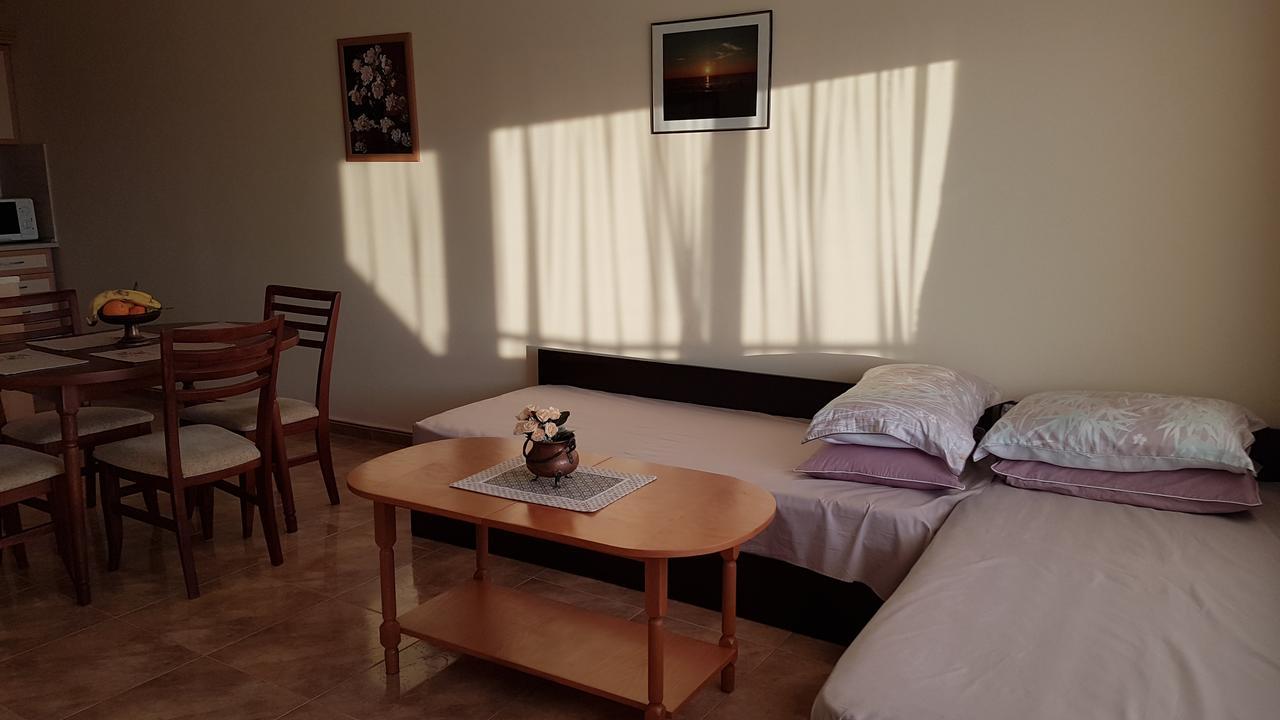 Tashevi Apartments Pomorie Rum bild